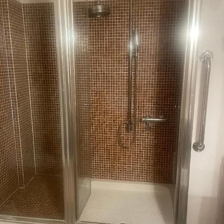 Face Aux Iles Terrasse Et Parking דירה