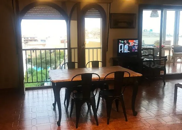 Face Aux Iles Terrasse Et Parking
