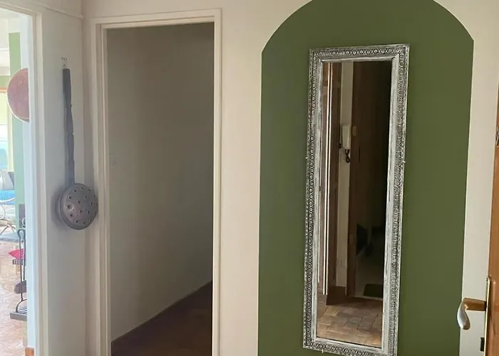 Face Aux Iles Terrasse Et Parking LʼÎle-Rousse