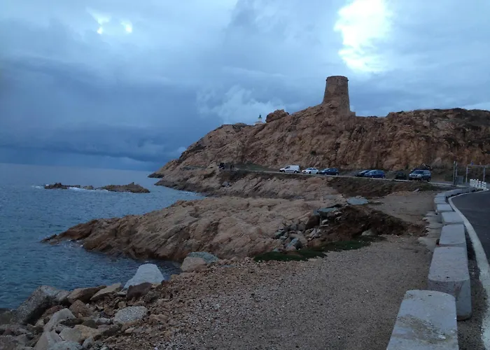 Face Aux Iles Terrasse Et Parking